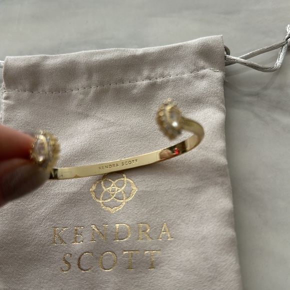 Kendra Scott Kapri Gold Cuff Bracelet in Lustra Glass - Picture 4 of 5